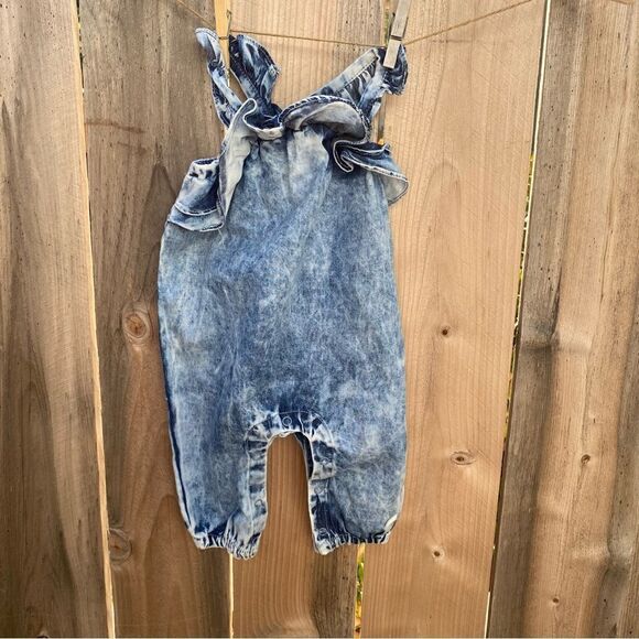 7 For All Mankind Acid Wash chambray Romper 3-6 months NWT - Picture 2 of 14